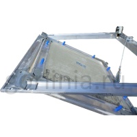 Люк под покраску Ультра 400*400 в раме уголок